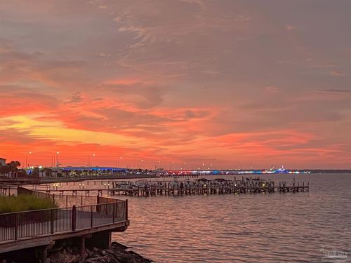 90 Bay Bridge Dr, Gulf Breeze, FL, 32561-4467 | Card Image