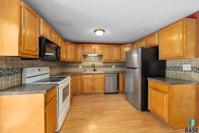 2013 E Sylvan Cir, House other with 4 bedrooms, 2 bathrooms and null parking in Brandon SD | Image 21