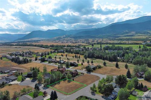 205 Barrier Cir W, Red Lodge, MT, 59068-9142 | Card Image