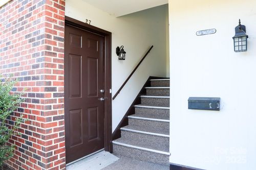apt-27-525 12th St Sw, Hickory, NC, 28602-2552 | Card Image