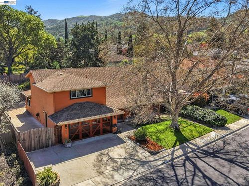 7738 Fairoaks Dr, Pleasanton, CA, 94588-3610 | Card Image