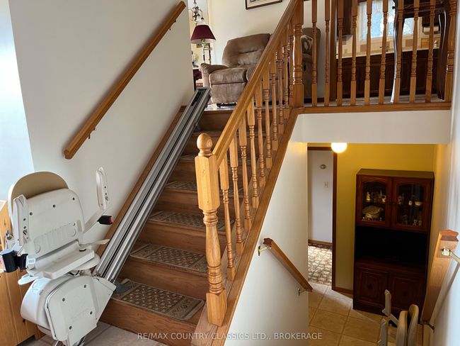 35 Clement St, House other with 4 bedrooms, 2 bathrooms and 7 parking in Addington Highlands ON | Image 5