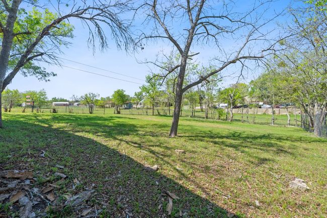 405 E Browning St, House other with 4 bedrooms, 2 bathrooms and 2 parking in Manor TX | Image 15