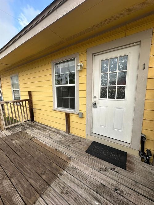 1-1003 Melbourne St, Houston, TX, 77022-5673 | Card Image