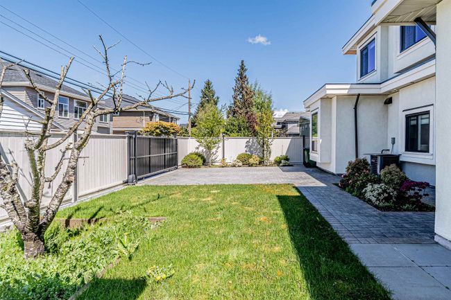 10431 Seaham Crescent, House other with 6 bedrooms, 7 bathrooms and 7 parking in Richmond BC | Image 32