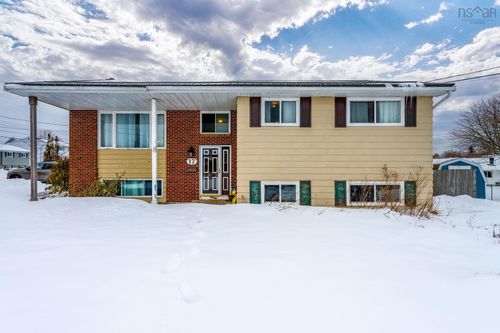 17 Wexford Rd, Dartmouth, NS, B2V1R8 | Card Image