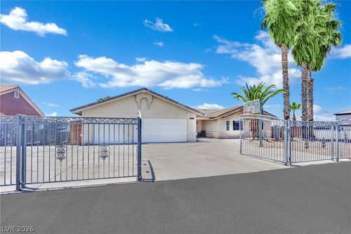 420 N Racetrack Road, Henderson, NV, 89015 | Card Image