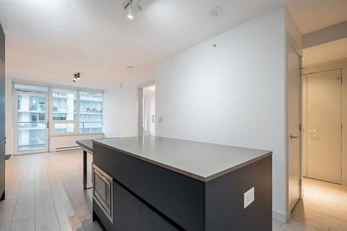 1106-988 Quayside Dr, New Westminster, BC, V3M0L5 | Card Image