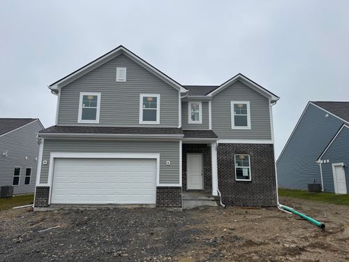 332 White Pines Dr, Bellefontaine, OH, 43311-3502 | Card Image
