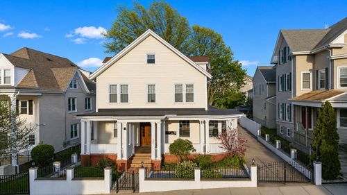 600 Broadway, Fall River, MA, 02724-2906 | Card Image