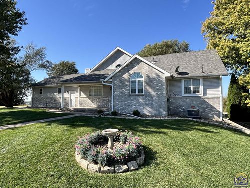 92 Lakeshore Dr, Marion, KS, 66861 | Card Image