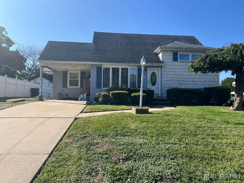 24 Hillsdale Rd, East Brunswick, NJ, 08816-4318 | Card Image