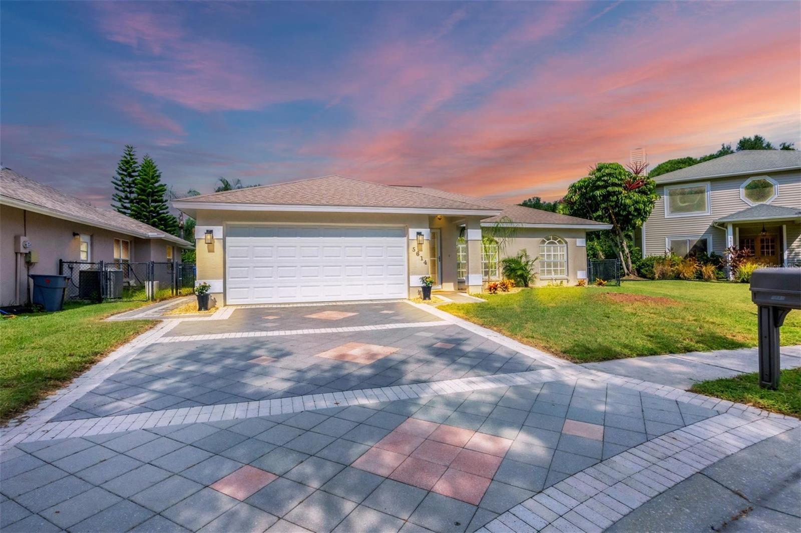 29th Street Cir, Bradenton, FL 34203