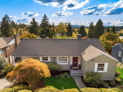 4567 Stanford Avenue Ne, House other with 4 bedrooms, 2 bathrooms and 1 parking in Seattle WA | Image 1