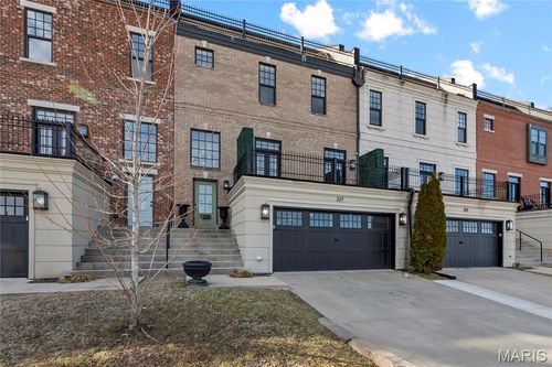 327 Main St, Cape Girardeau, MO, 63701-7205 | Card Image