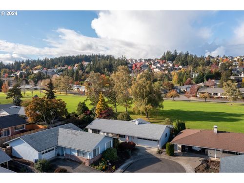 15775 Sw Queen Victoria Pl, King City, OR, 97224-2432 | Card Image