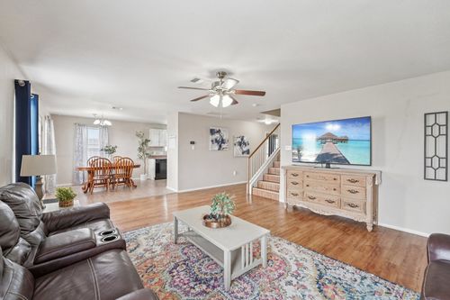 130 Killian Loop, Hutto, TX, 78634-5537 | Card Image