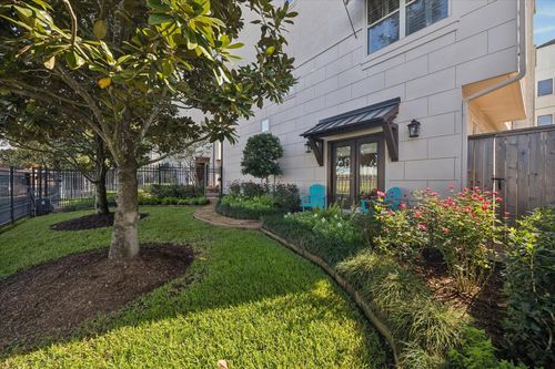 1545 Haddon St, Houston, TX, 77006-1015 | Card Image