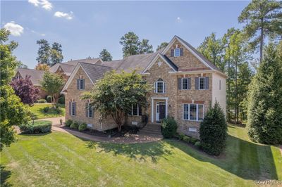 View of front of house with a front lawn | Image 1