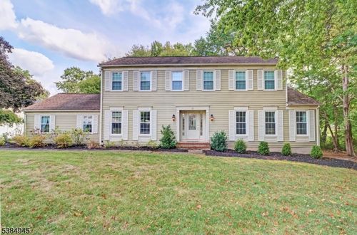 22 Valley View Dr, East Hanover, NJ, 07936-2523 | Card Image