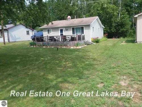 948 Richland Ave, Lupton, MI, 48635-9745 | Card Image