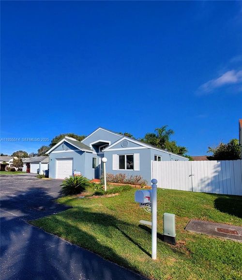 22225 Sw 100th Ave, Cutler Bay, FL, 33190-1545 | Card Image