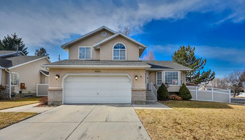 8004 Old Barn Dr, Sandy, UT, 84094-7271 | Card Image