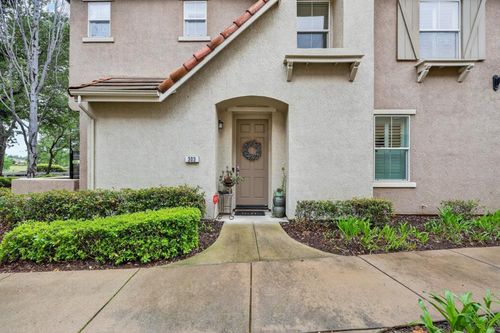 303 Esplanade Cir, Folsom, CA, 95630-7353 | Card Image