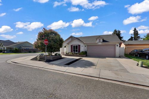2368 Hearthsong Court, Riverbank, CA, 95367 | Card Image
