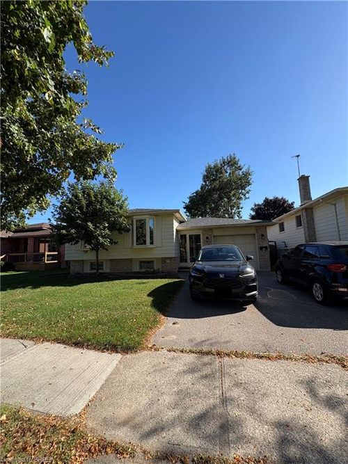 11 Nashua Dr, Brantford, ON, N3P1L1 | Card Image