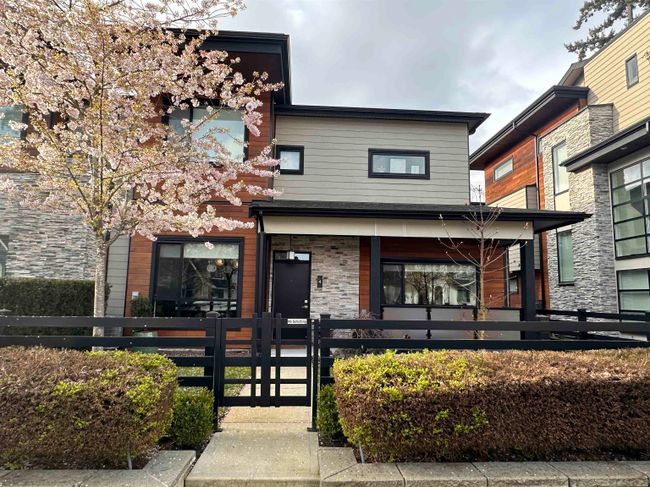 4 - 15688 28 Avenue, Townhouse with 4 bedrooms, 3 bathrooms and 2 parking in Surrey BC | Image 1