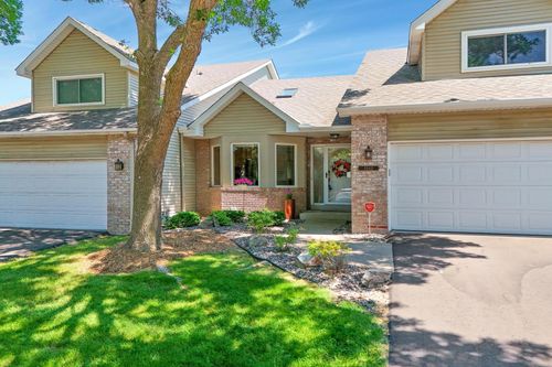 1040 Trenton Cir N, Plymouth, MN, 55441-4963 | Card Image
