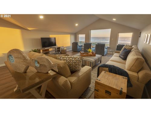 7304 Sw Pacific Coast Hwy, Waldport, OR, 97394-4379 | Card Image