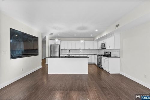 165 Fort Lee Rd, Teaneck, NJ, 07666-3951 | Card Image