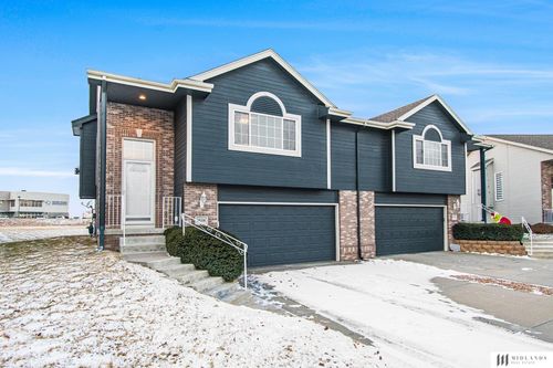 20216 B St, Omaha, NE, 68130-5115 | Card Image