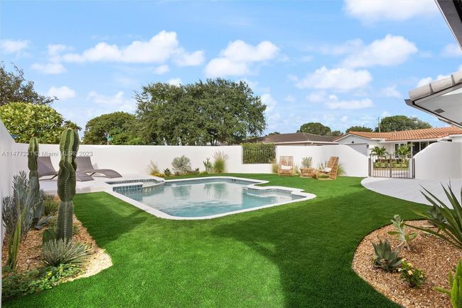 5900 Ne 21 St Ave, House other with 4 bedrooms, 3 bathrooms and null parking in Fort Lauderdale FL | Image 4
