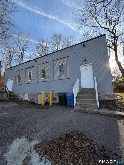 77 Hamilton Ave, Norwich, CT, 06360-5905 | Card Image