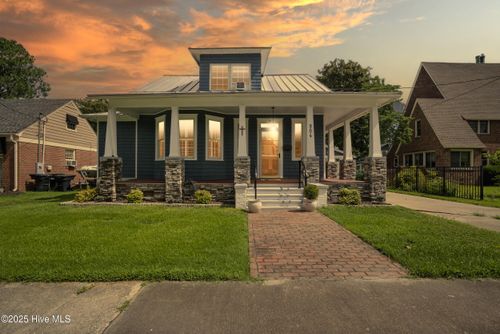 904 W Church St, Elizabeth City, NC, 27909-4630 | Card Image