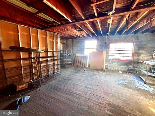 901 Brunswick Ave, Trenton, NJ, 08638-3946 | Card Image