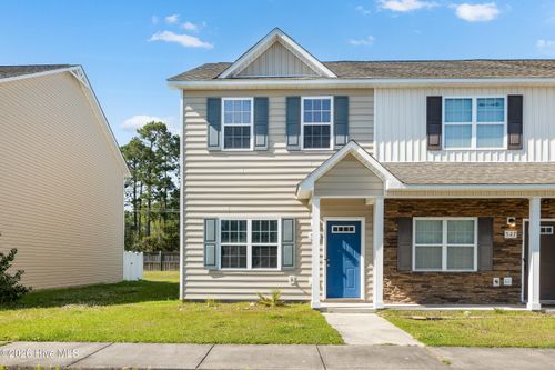 525 Oyster Rock Ln, Sneads Ferry, NC, 28460-6897 | Card Image