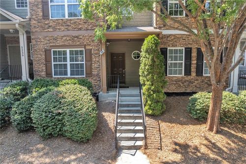 5233 Whiteoak Ave Se, Smyrna, GA, 30080-7424 | Card Image