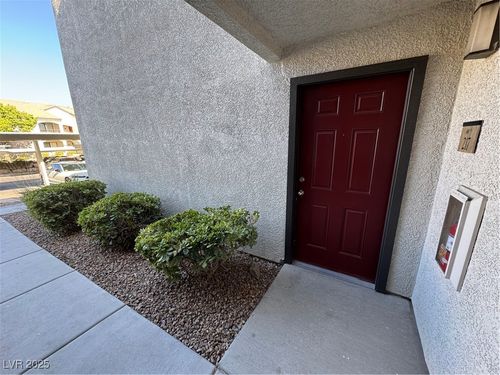 unit-217-950 Seven Hills Dr, Henderson, NV, 89052-4306 | Card Image