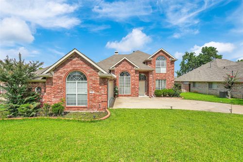 4513 Fairlake Dr, Garland, TX, 75043-7595 | Card Image