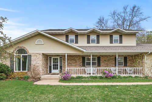 420 Southwood Ct, Eau Claire, WI, 54701-5900 | Card Image