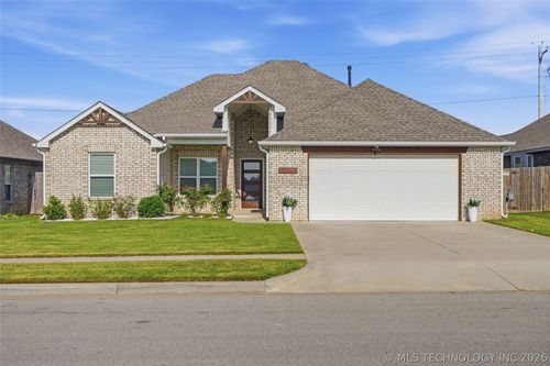 10840 S 274th East Ave, Coweta, OK, 74429-3411 | Card Image