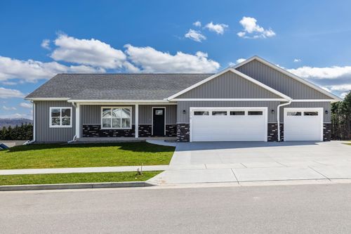 270 Southern Dr, Holmen, WI, 54636-7402 | Card Image