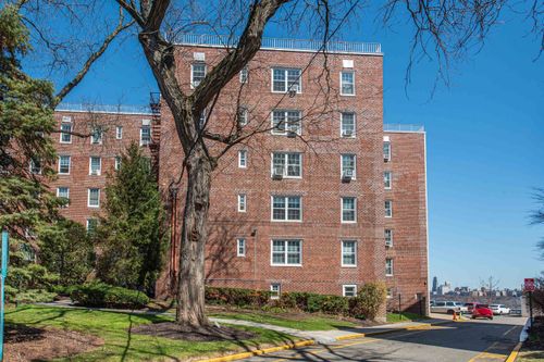 3d-8700 Boulevard, North Bergen, NJ, 07047-7004 | Card Image