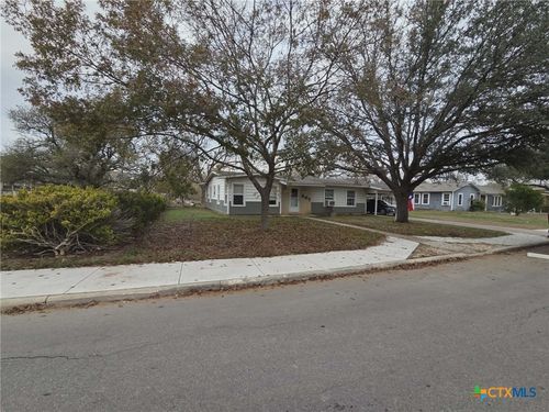 607 Conway Dr, San Marcos, TX, 78666-7911 | Card Image