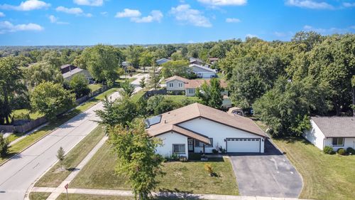 5400 Martin Ln, Hanover Park, IL, 60133-5116 | Card Image