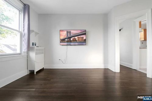 426 Columbia Ave, Cliffside Park, NJ, 07010-1904 | Card Image